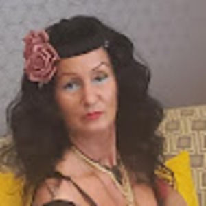 Meet your Posher, Claudia